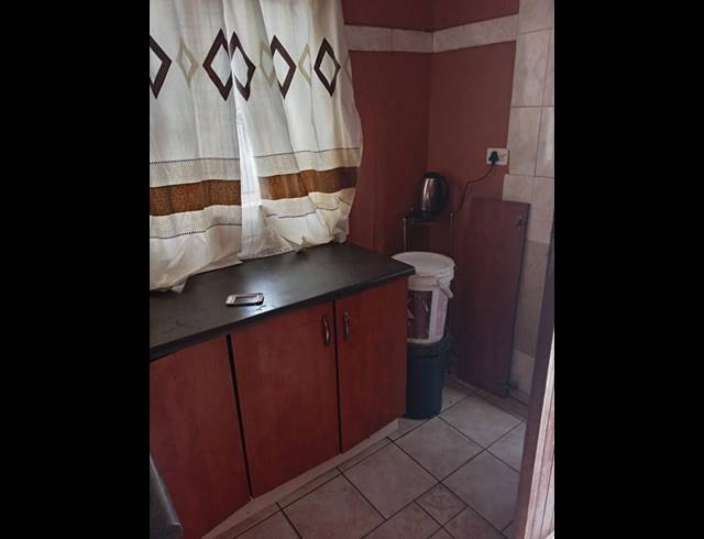 3 BEDROOM HOUSE FOR SALE IN PROTEA NORTH